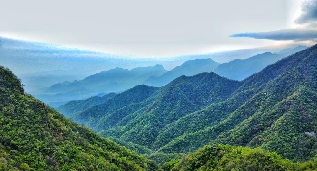 绿野仙踪旅游景区夜晚,画眉谷旅游景区