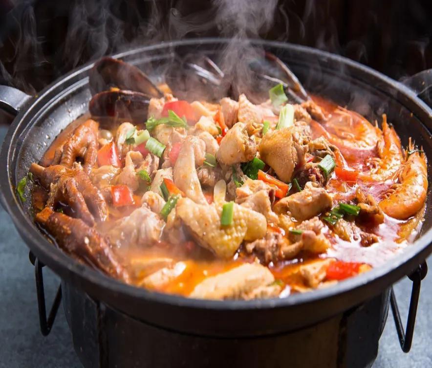 铸铁锅为什么做菜好吃,户外铸铁锅的好处和坏处