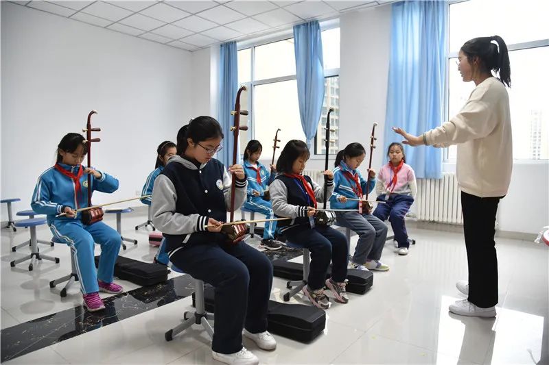 小学有特色的社团活动课,胶州市第六实验小学运动会