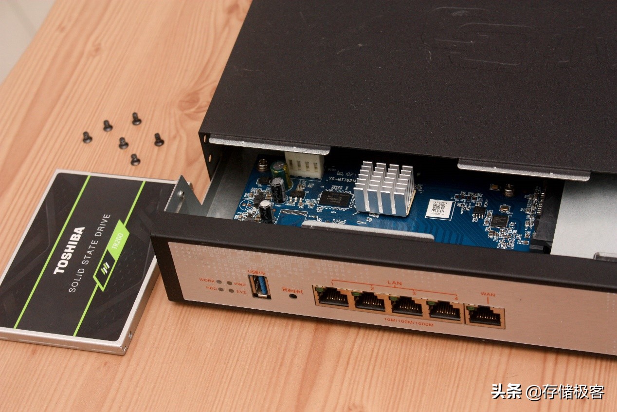 70块买回一个矿渣:512M内存,内置1个硬盘、可刷6种固件可玩性高