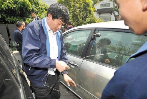 车钥匙没电子怎么开车门,车钥匙没了怎么打开车门