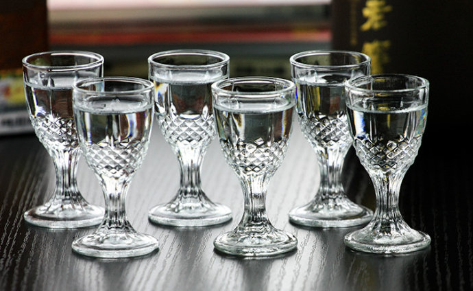 辨别假冒牛栏山,真假牛栏山鉴别方法