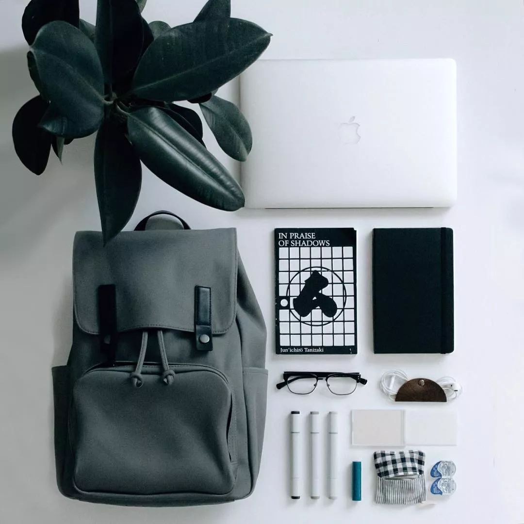 职业女性背什么包见客户,双肩包可以背一个肩膀