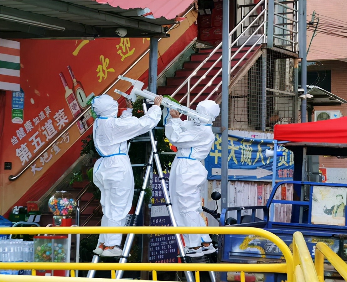 冲在抗击疫情第一线,冲在前线守在一线