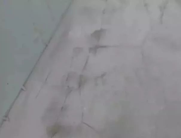 自流平开裂起拱怎么修补,自流平开裂怎么回事