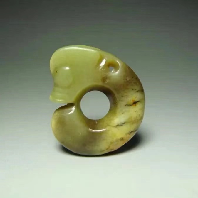 怎样试出玉假沁色？几个简单的小方法，别再轻易上当