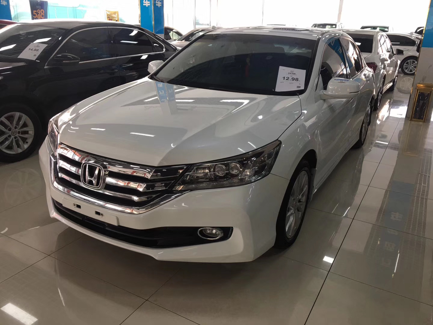 二手车2.4雅阁和2.4凯美瑞哪个好,16年雅阁2.4舒适版二手车卖多少钱