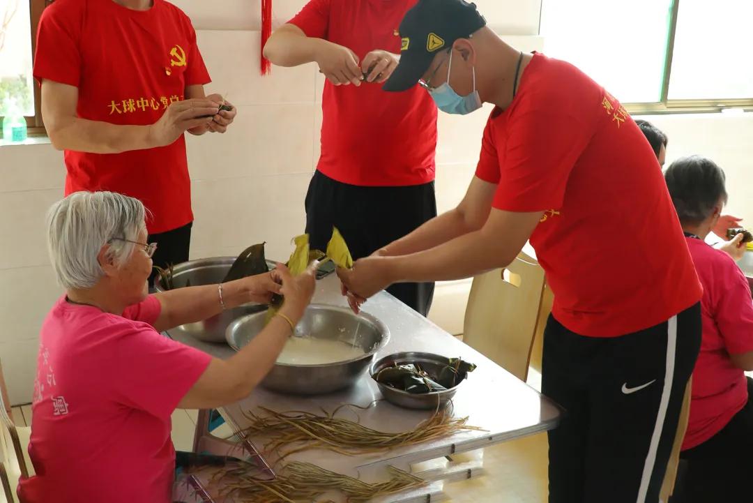 足球协会爱心活动,端午节民间爱心艺术团慰问敬老院