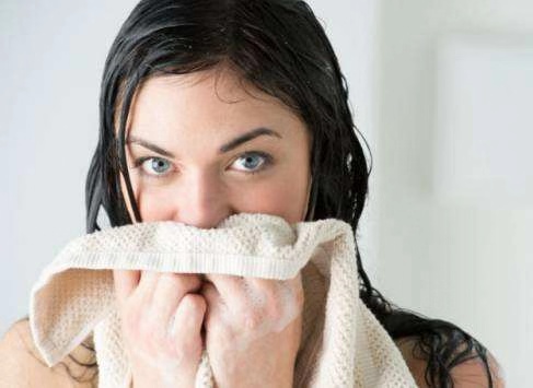 洁面后皮肤很油怎么办,洁面之后脸部泛红发烫