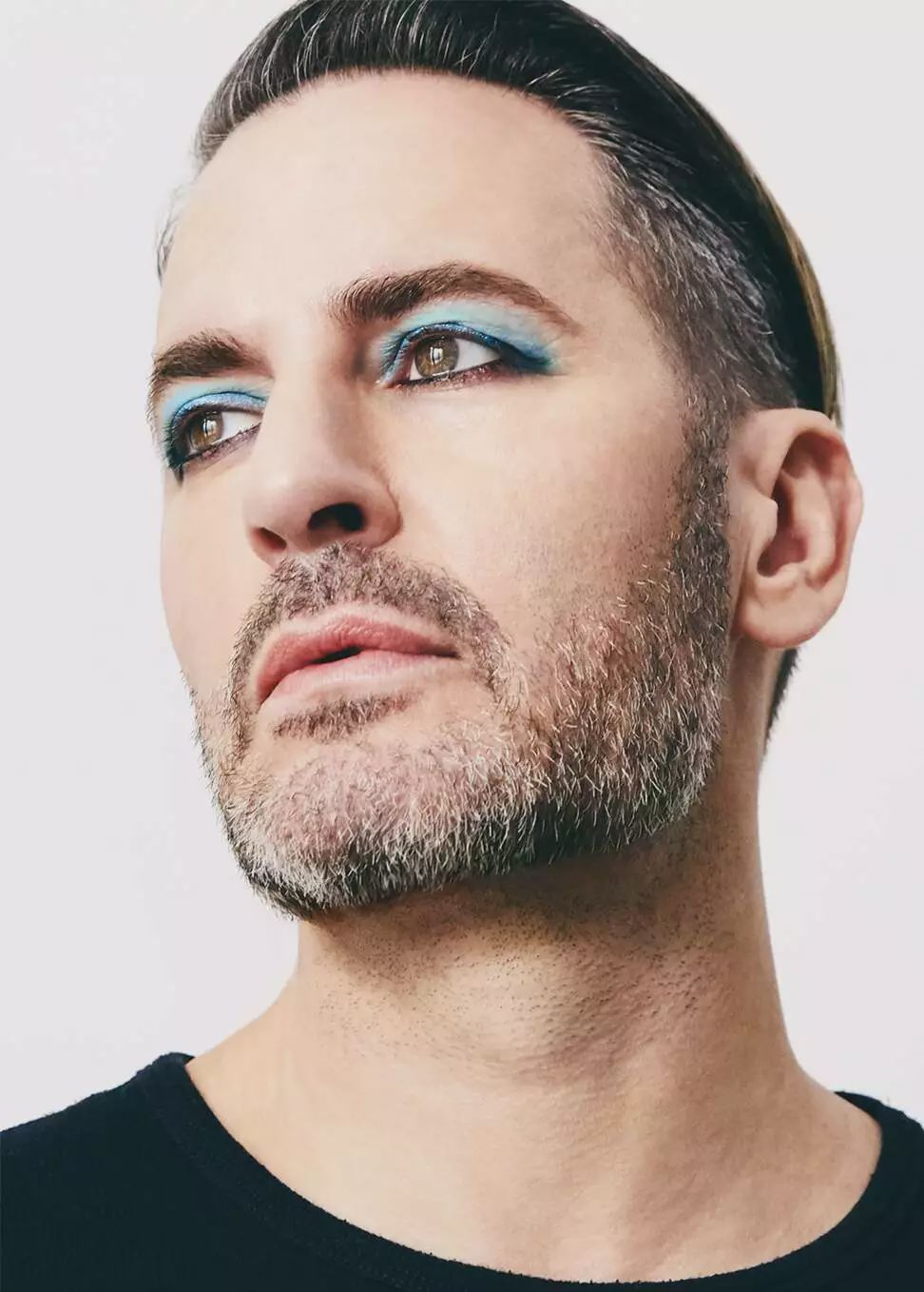 marcjacobs是哪个品牌设计师,marcjacobs设计师蓝色脖饰