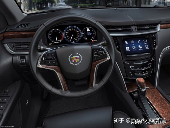 女人眼中的凯迪拉克xt6,女生眼中的奔驰和凯迪拉克