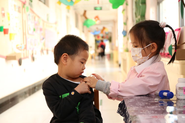 经开区亦庄中心幼儿园朵朵四班：“疫苗接种”角色游戏欢乐多