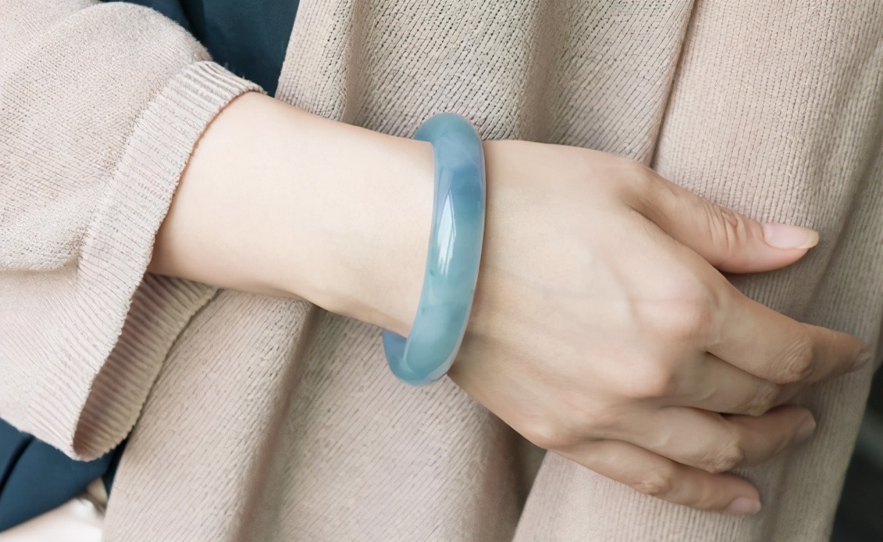 教您如何测量合适自己的手镯,怎样测量自己戴多大的玉镯