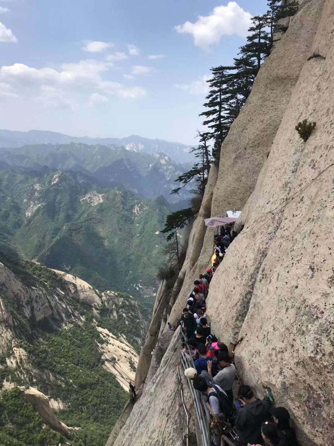 爬华山早上爬晚上能赶上火车吗,华山夜爬还是白天爬好些