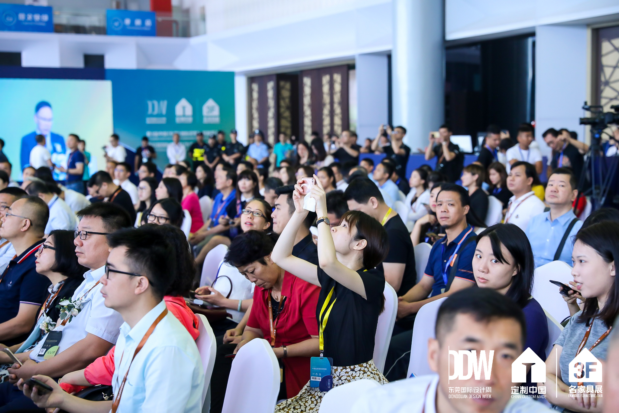 全国各地展会免费大巴接送车,免费参观专车接送