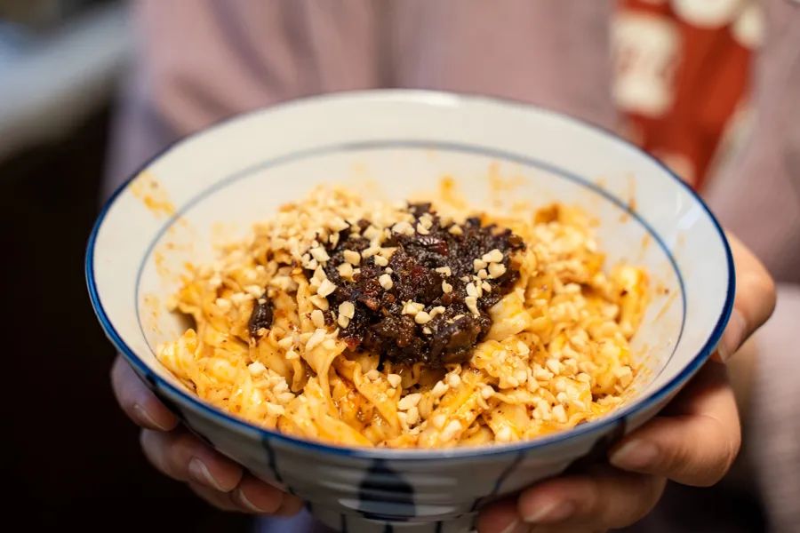 被薇娅直播间榨干零食预算后，写出了这篇测评报告（上）