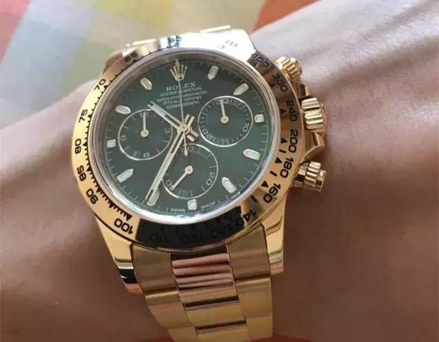 吴秀波出轨女主角:假包、假表、真小三