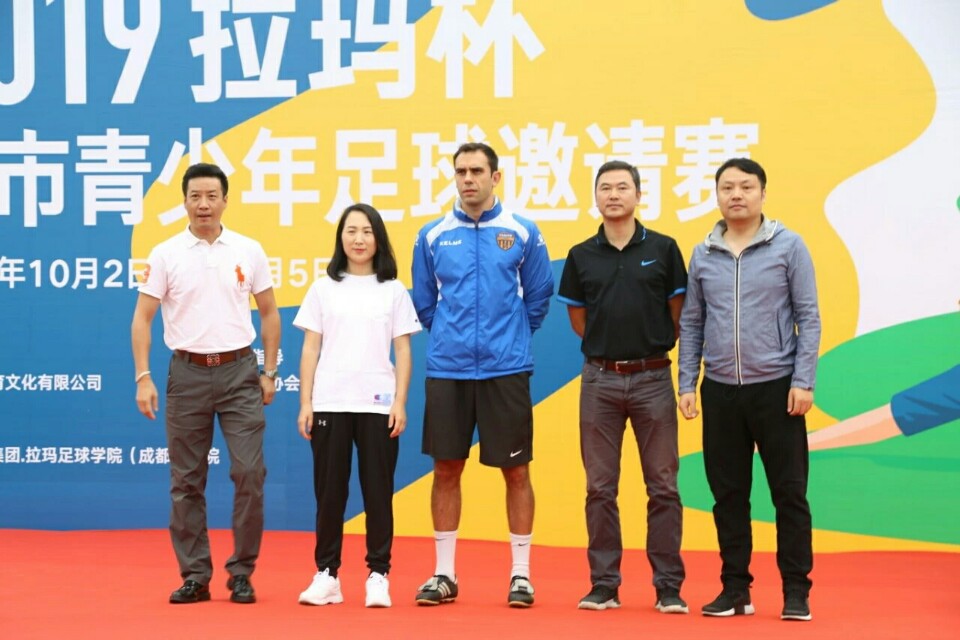 【*今条头日**】国庆有一支闪耀蓉城的娃娃战队，他们叫:成都小将！