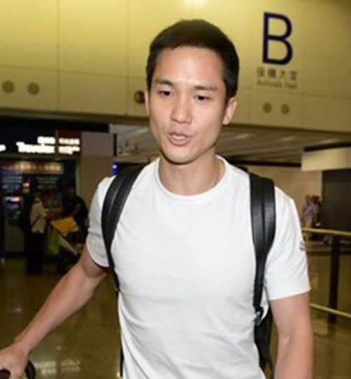 女性下巴肿怎么回事,下巴突然肿痛有硬块