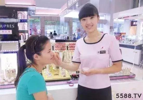化妆品柜姐在想什么,化妆品柜姐为什么脾气不好