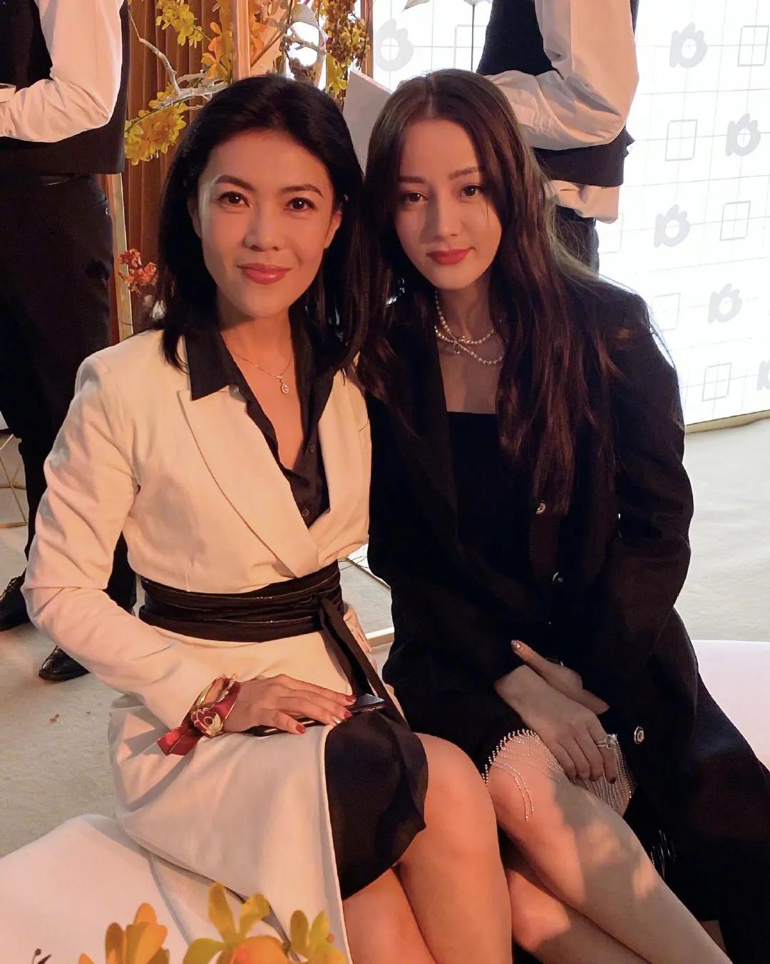 肖战刘亦菲热巴,微博之夜肖战刘亦菲领奖全过程