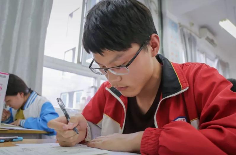 15岁身高定型了是怎么回事,男生身高发育什么时候结束