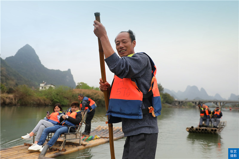 阳朔遇龙河8人船打水筏漂流,阳朔遇龙河竹筏八人筏