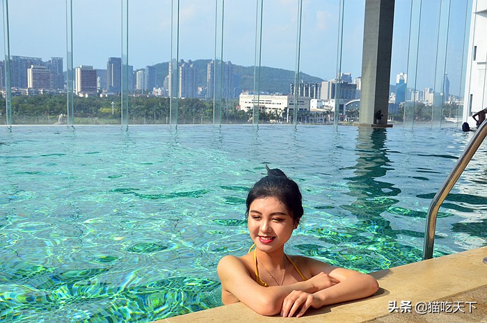 高温天气宅家不无聊,高温暴雨都挡不住人们游玩的步伐