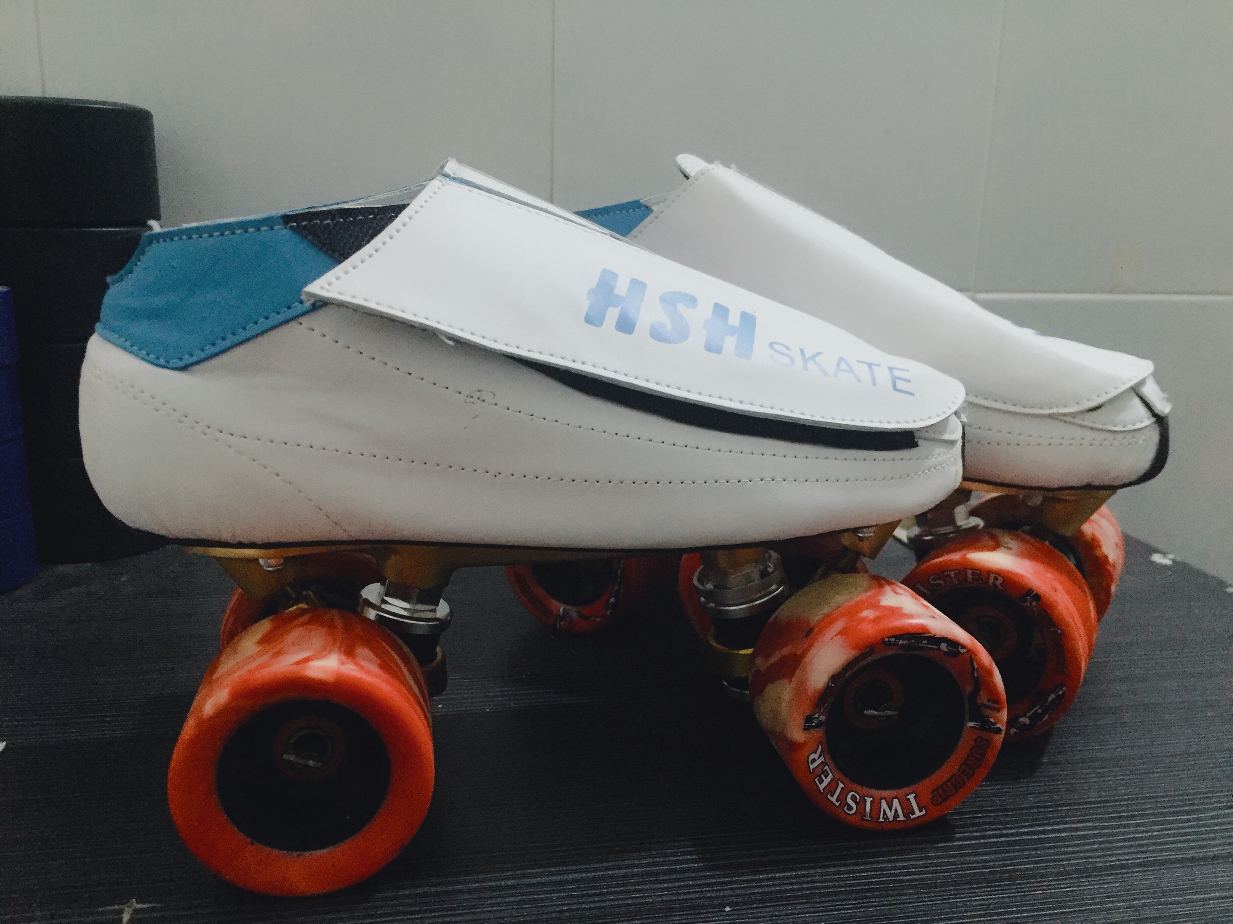 成人轮滑单排还是双排好,为什么双排轮滑更锻炼人