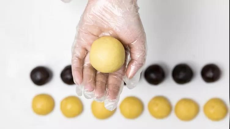 打卡网红仙豆糕香甜软糯的真好吃,网红糕点仙豆糕