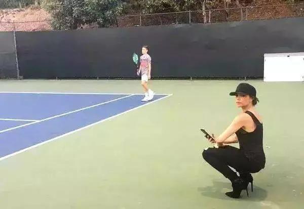 贝克汉姆和贝嫂相爱原因,贝克汉姆贝嫂身家