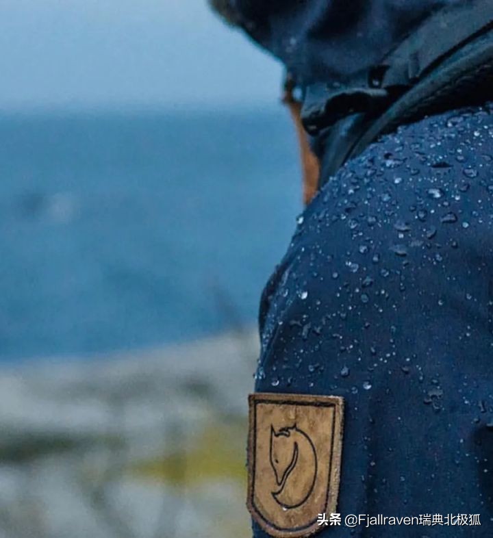 冲锋衣哪个比较适合年轻人穿,哪款冲锋衣比较好穿