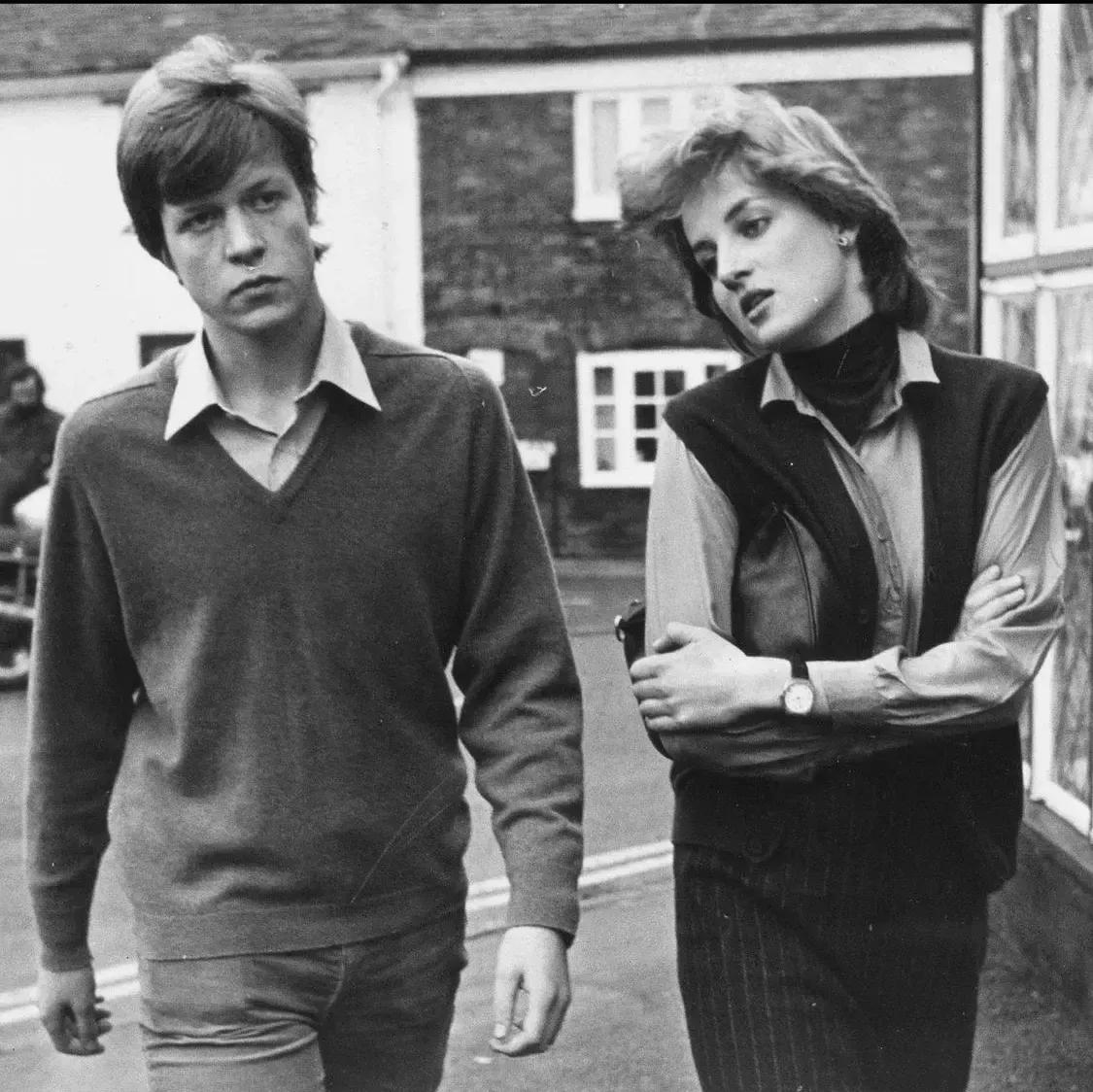 戴安娜王妃哥哥斯宾塞伯爵,戴安娜弟弟斯宾塞伯爵图片