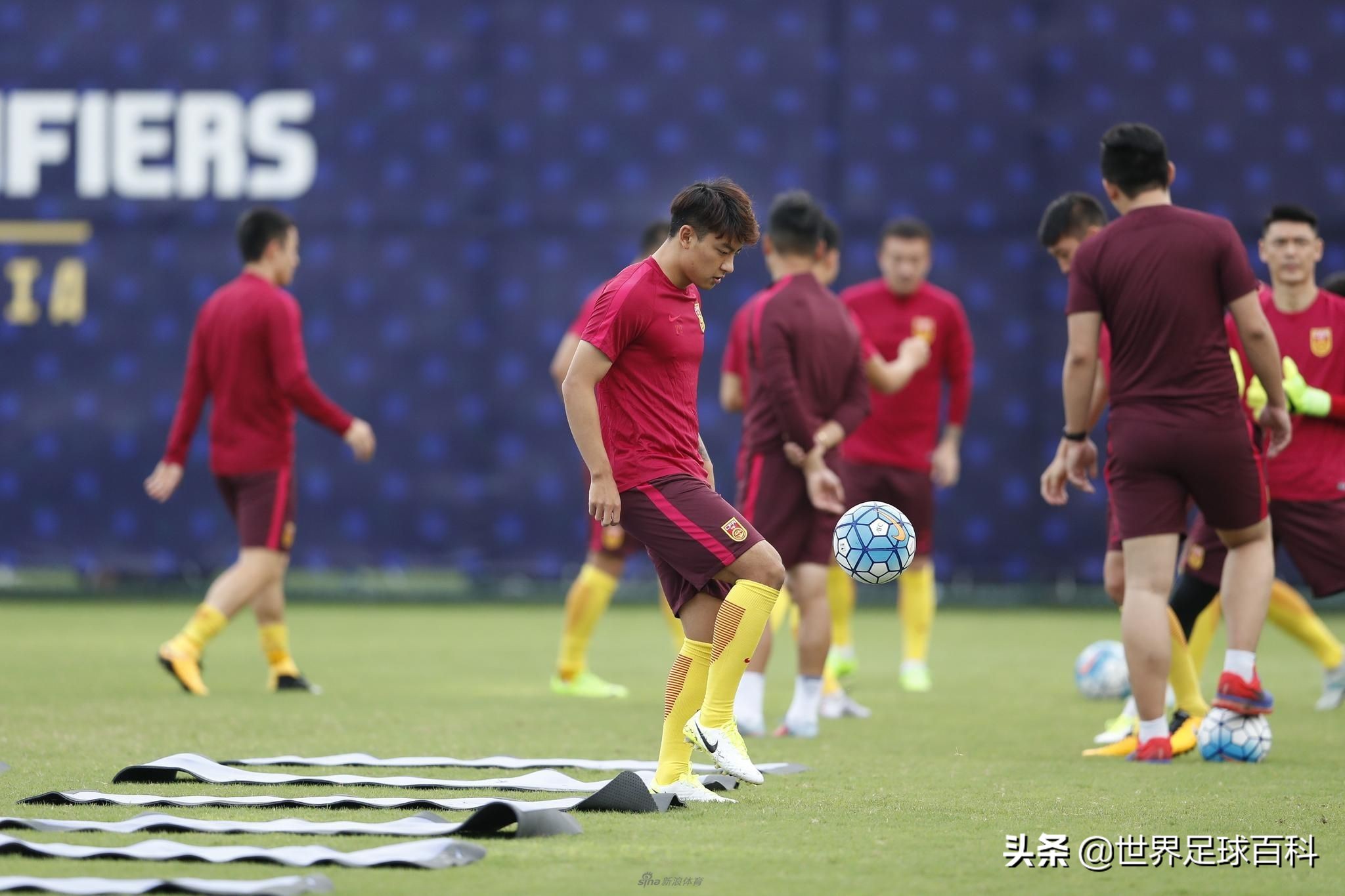 卡塔尔亚洲杯两连冠远超国足,中国男足彻底告别卡塔尔亚洲杯