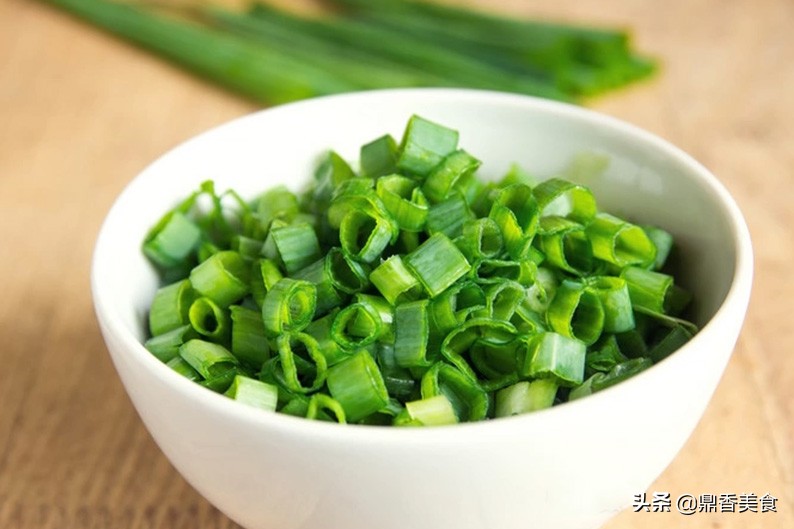 炸牛肉丸子放不放小酥肉粉,炸牛肉丸子不能放什么调料