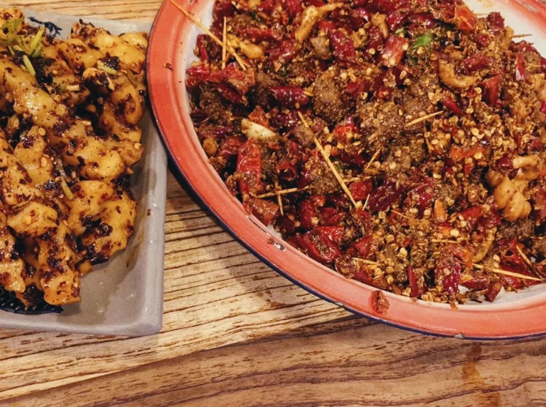 坐上高铁去旅游沿线美食尝个遍,云贵川渝高铁环线