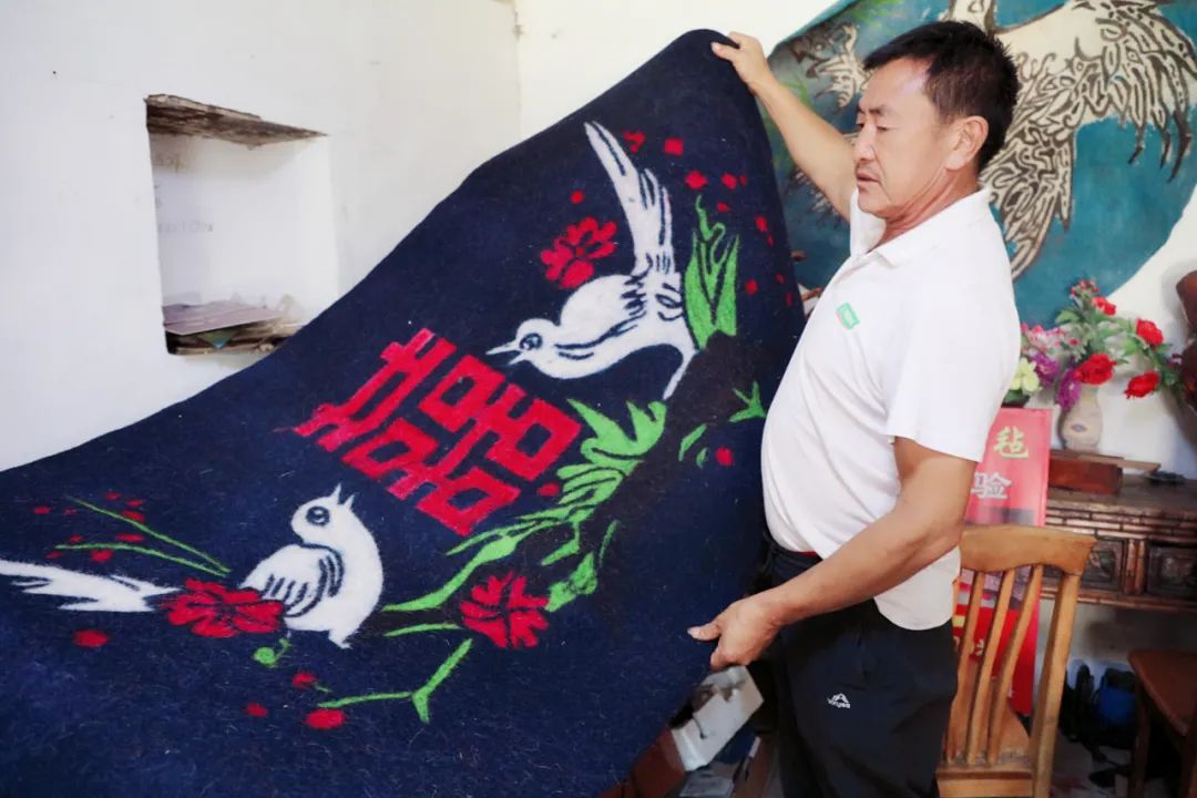 传统老式羊毛毡的制作,已消失的古老手工羊毛毡