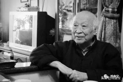 京城公认票界最具权威三元老，能文善画，境界一流