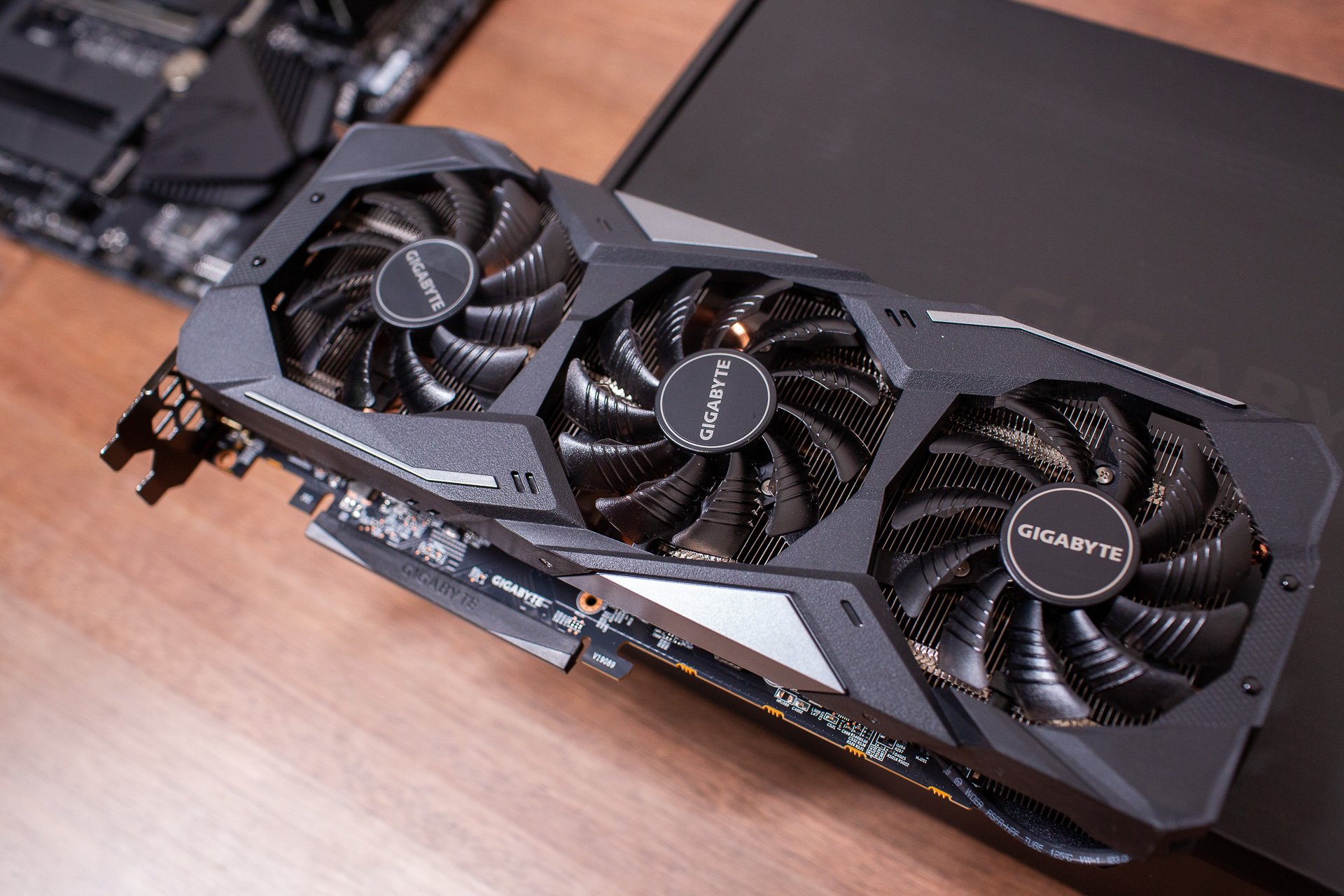 b550主板能发挥5900x性能吗,b550主板支持5800x3d吗