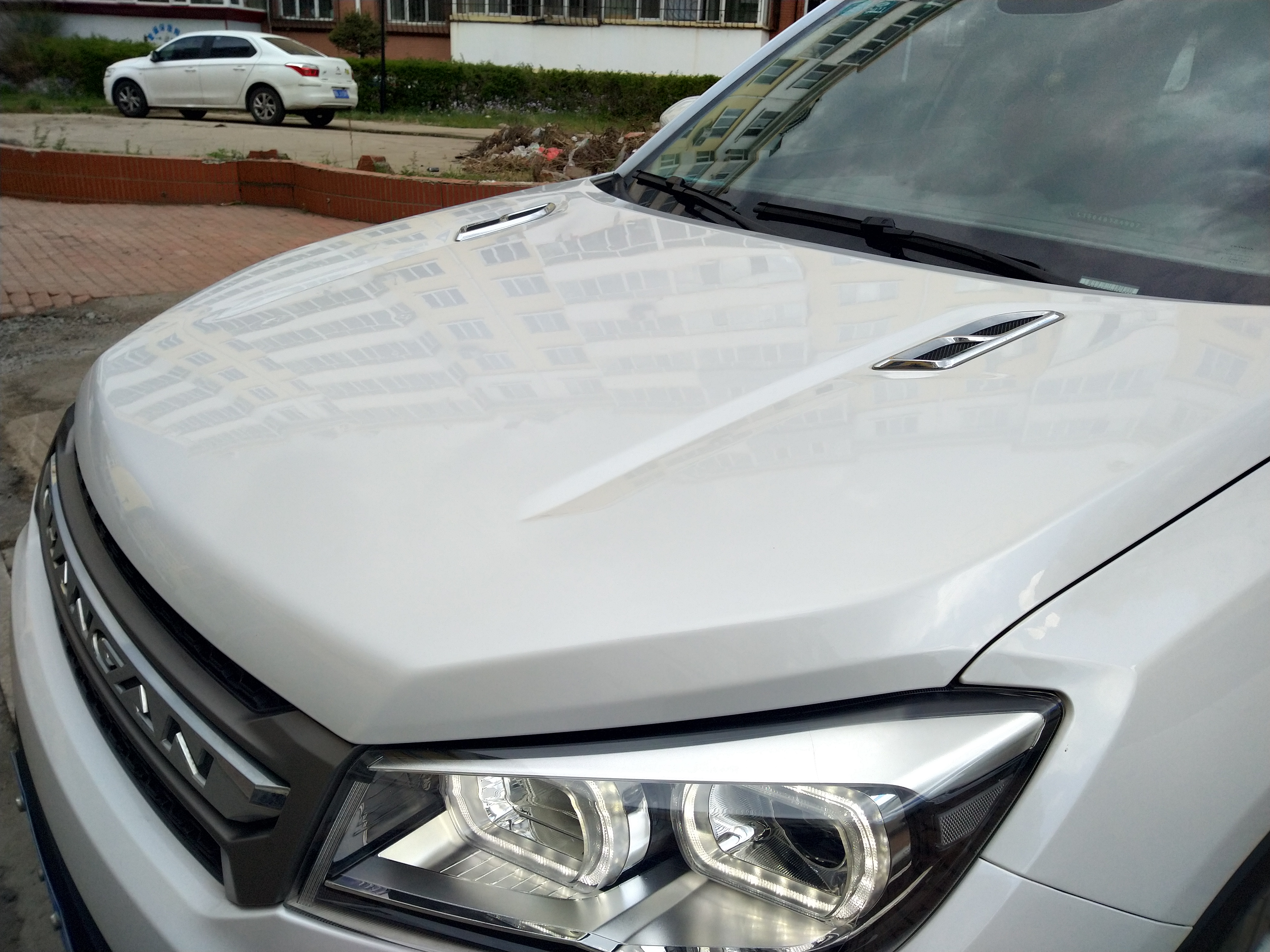 汽车漆面保养镀晶还是镀膜好,汽车漆面镀膜视频教程