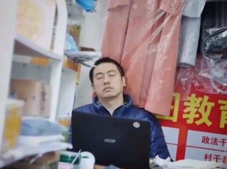 35岁博士送了10年快递完整版,35岁送快递博士生现状