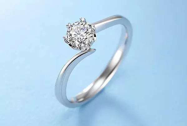 怎么选择适合自己的钻戒款式,怎样选择一个好的钻戒