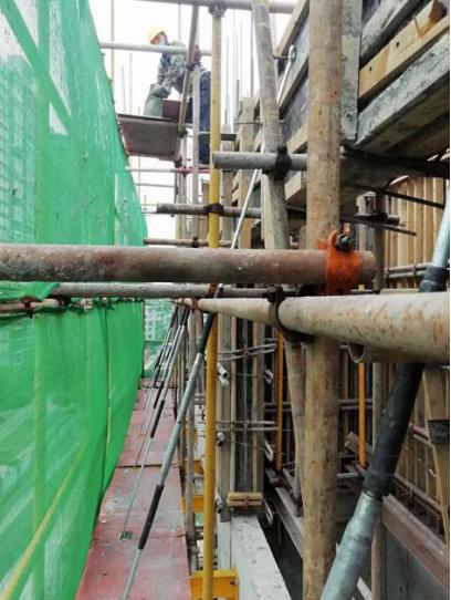 新型悬挑脚手架孔洞不漏水,新型悬挑脚手架如何预埋