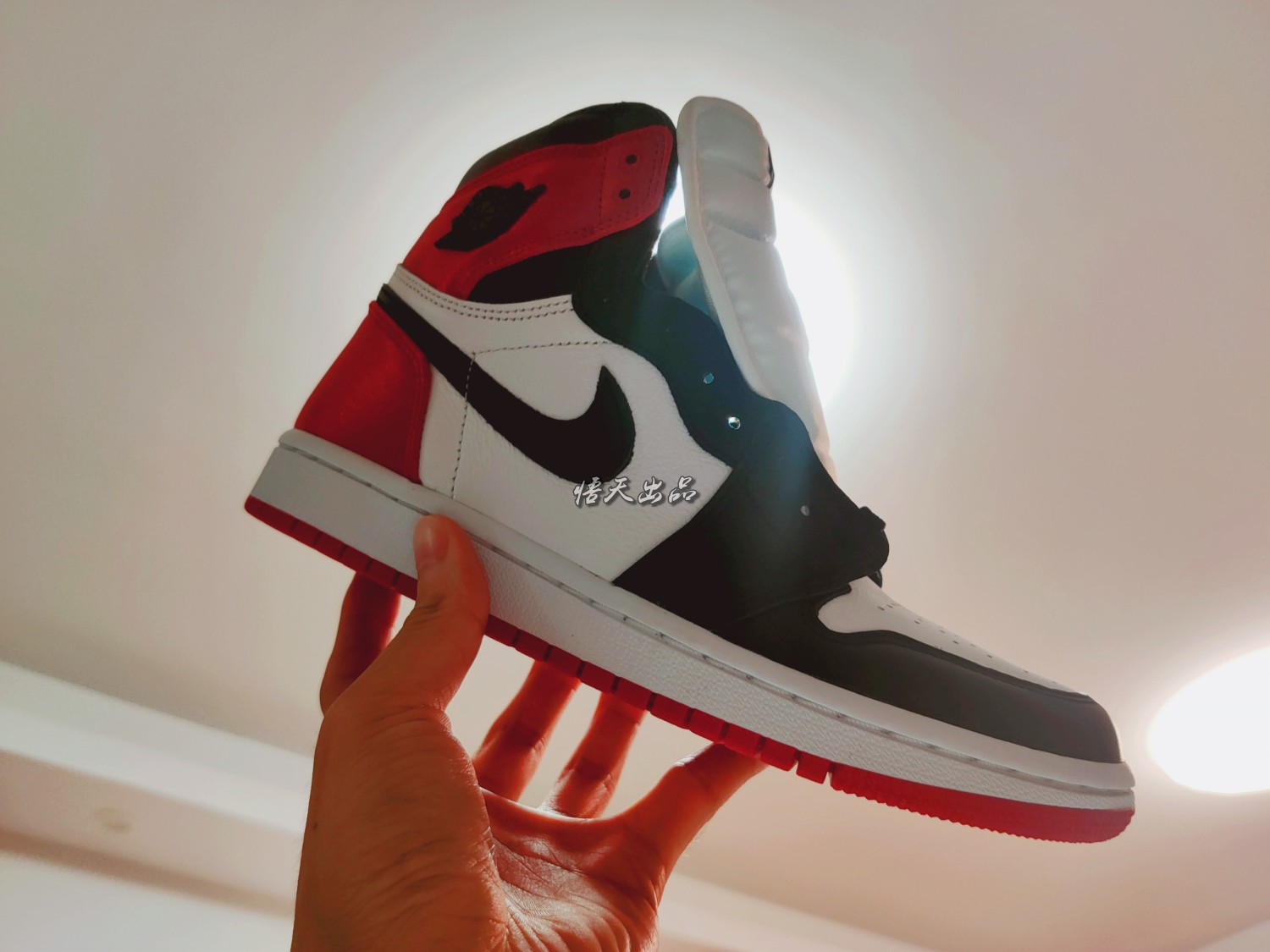 为什么说穿aj1的小姐姐都是极度魅力？近期十佳推荐