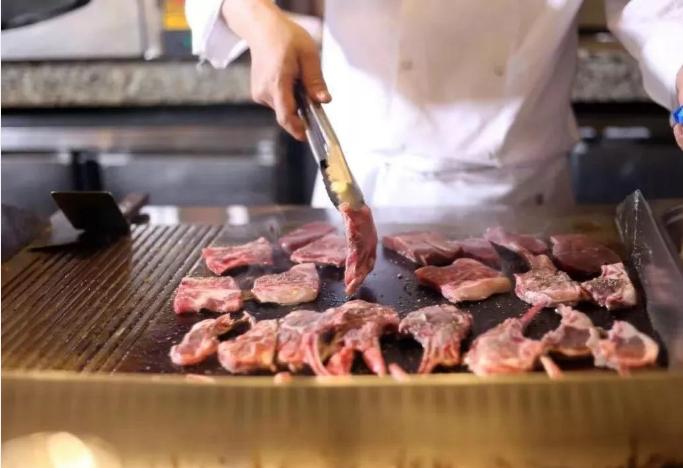 高大上！这家7星酒店自助餐回头率高达85%?据说成都的吃货都来过