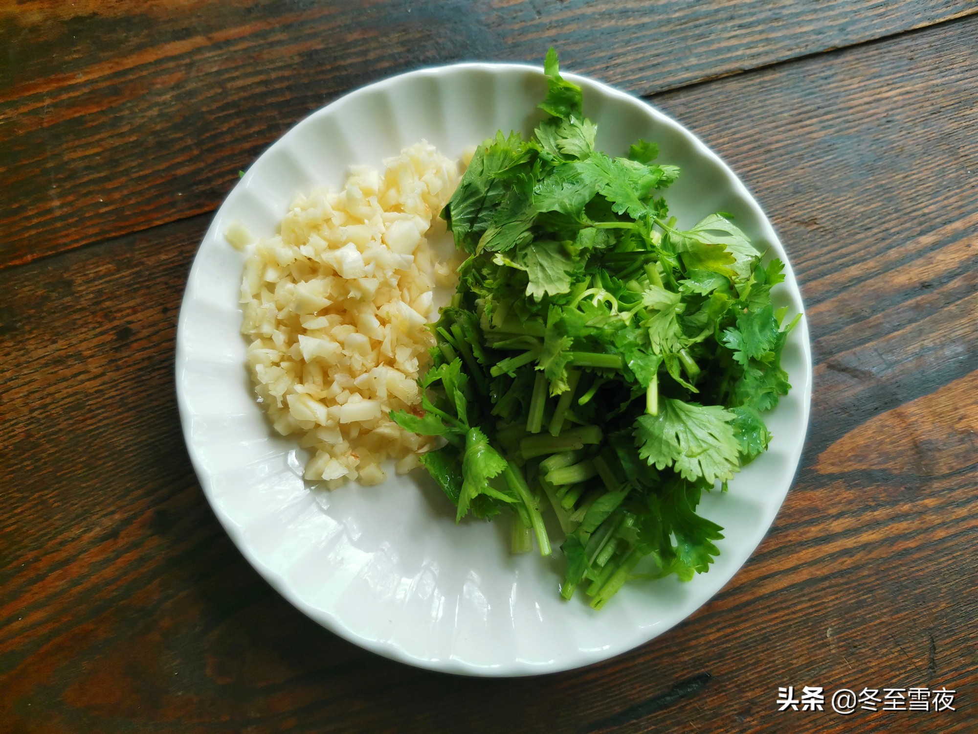 粉丝用凉水泡还是用热水泡,粉丝用开水烫还是用冷水烫