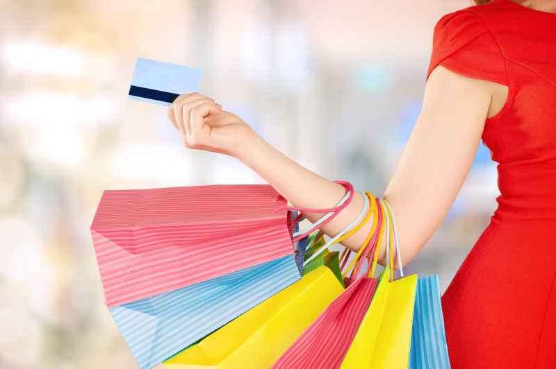 走,带上农行漂亮妈妈Visa白金信用卡,领故宫口红去