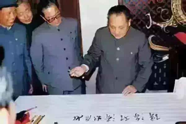 珠海是一座充满回忆的城市,珠海一个逐渐落寞的城市