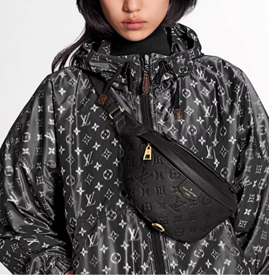 包包中的“黄金尺寸”,绝对是柜子中翻牌率最高的