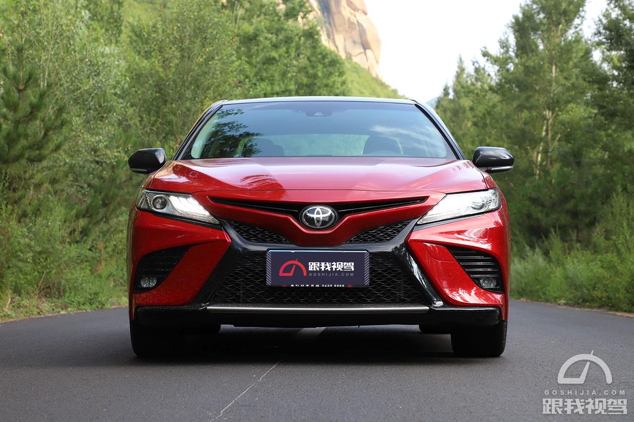 高性价比19款丰田凯美瑞用车体验,全新一代丰田凯美瑞油耗是亮点